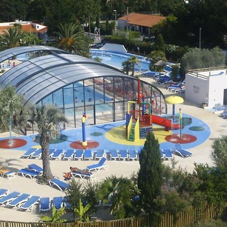Camping Officiel Siblu Mer Et Soleil Hotell Saint-Georges-d'Oleron Exteriör bild