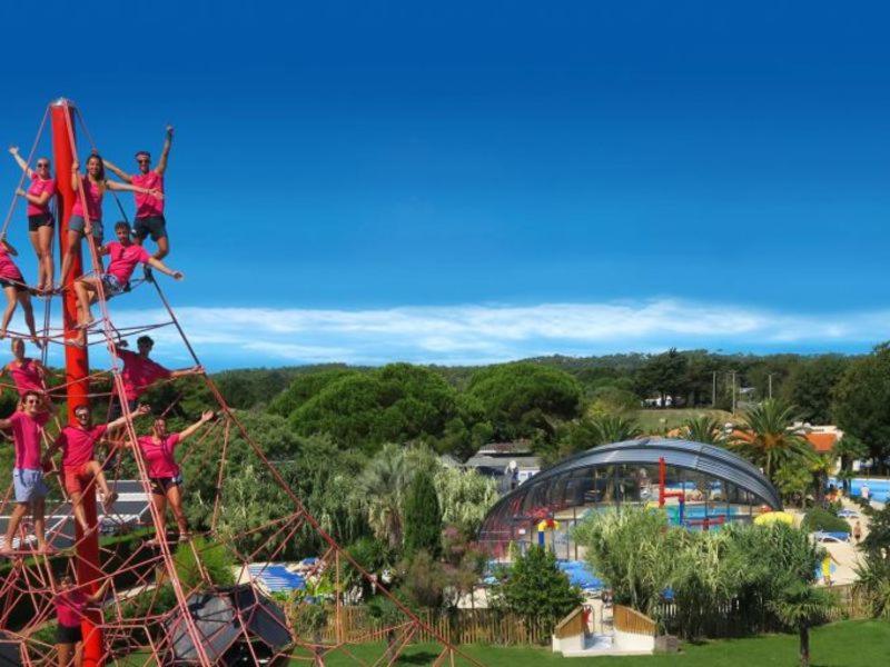 Camping Officiel Siblu Mer Et Soleil Hotell Saint-Georges-d'Oleron Exteriör bild